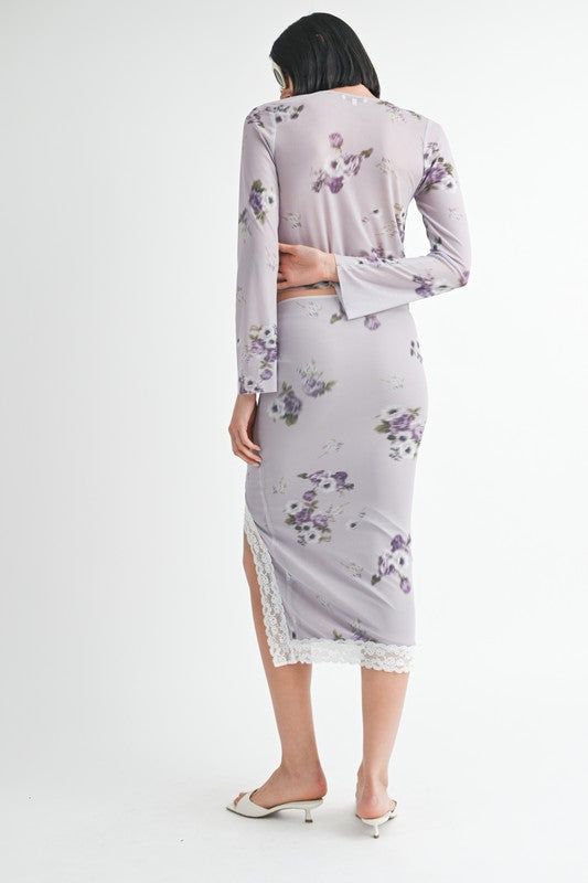 FLY AWAY FLORAL TOP WITH LACE