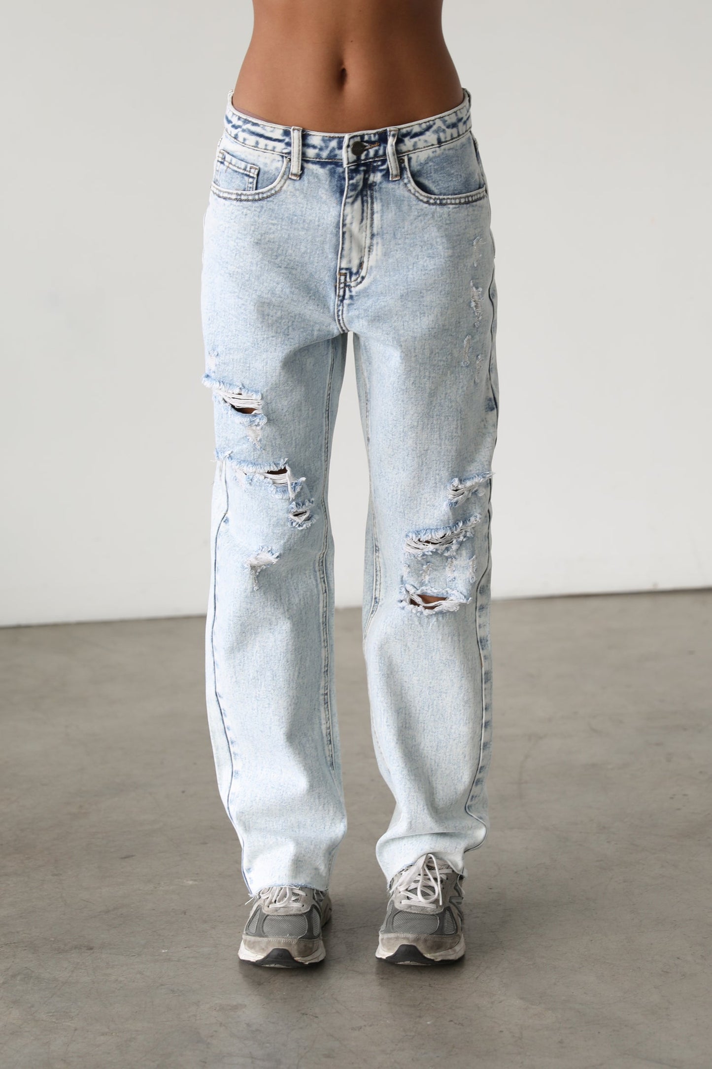 High Rise Straight Leg Denim Jeans- 7153