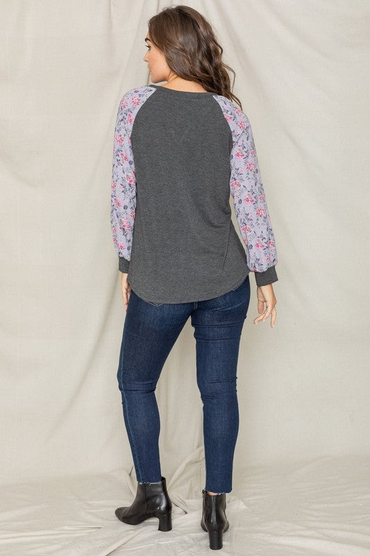 V-Stich Floral Raglan Sleeve