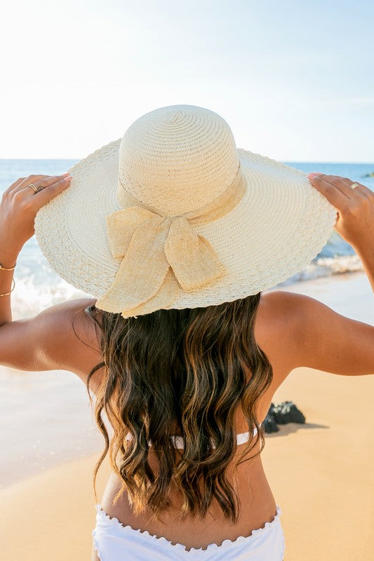 Scallop Edge Bow Accent Sunhat