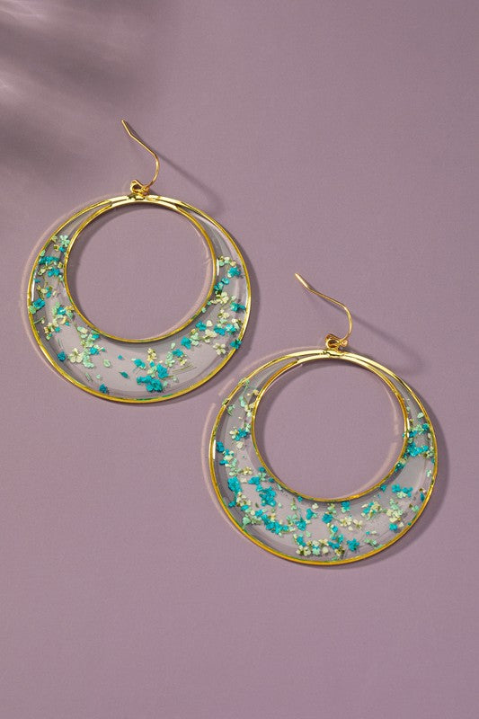 Dried flower resin hoop earrings