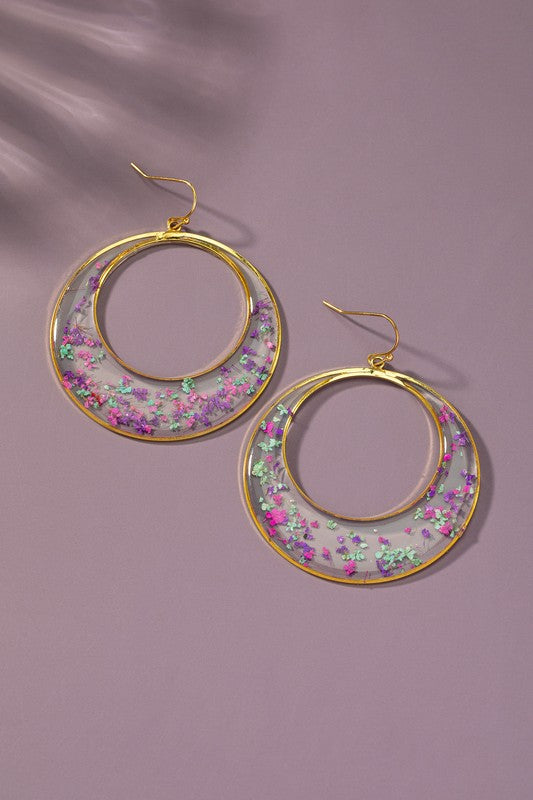 Dried flower resin hoop earrings