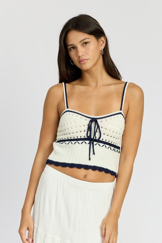 CONTRASTED CROCHET CROP TOP