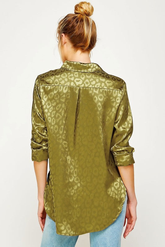 SATIN LEOPARD PRINT BUTTON DOWN TOP