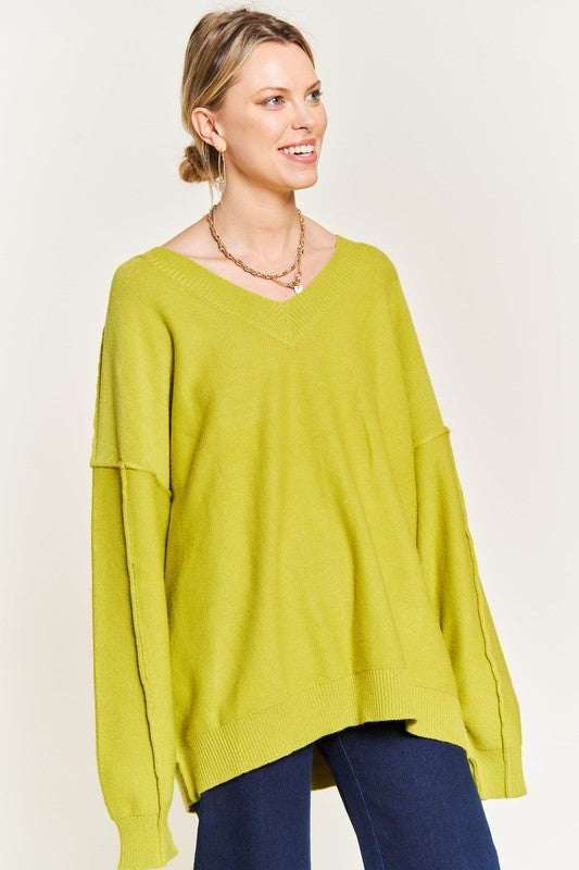 V-NECK OVERSIZED SWEATER PLUS