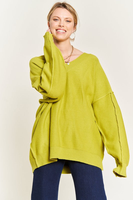 V-NECK OVERSIZED SWEATER PLUS