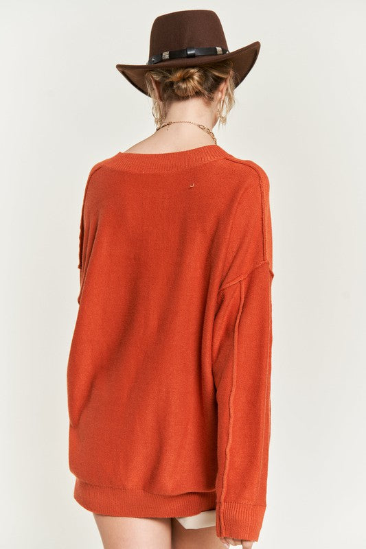 V-NECK OVERSIZED SWEATER PLUS