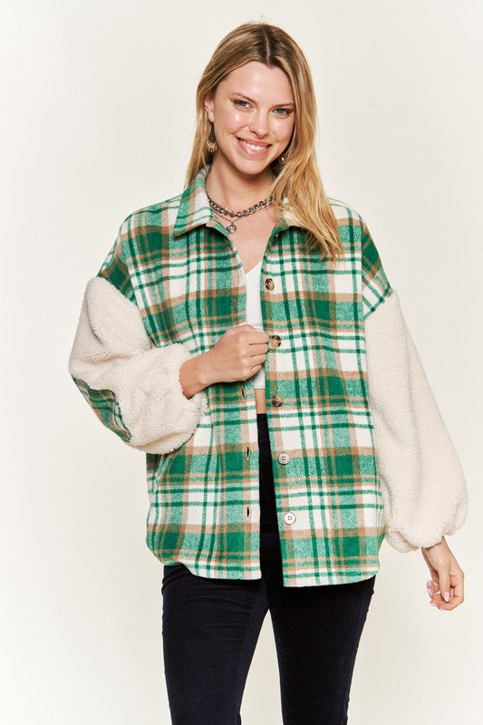 Multi plaid fuzzy sleeve jacket PLUS