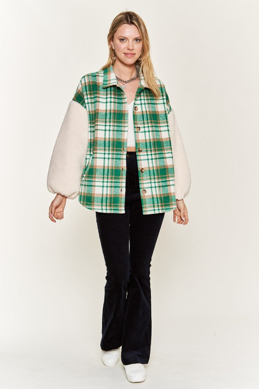 Multi plaid fuzzy sleeve jacket PLUS